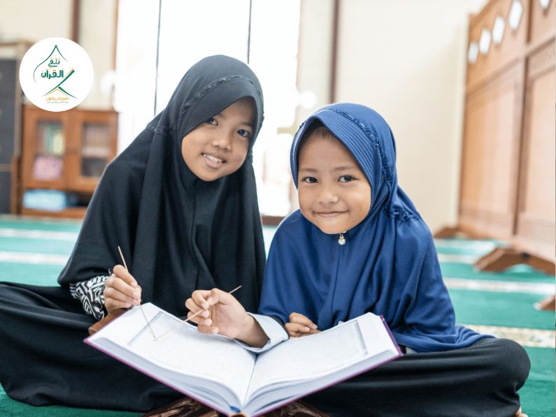 تلقي القرآن - طفلك يعاني من صعوبة قراءة المصحف وتأتأة التلاوة؟ كيف تؤسسه صح بحصة تفاعلية من المنزل؟ صعوبة قراءة المصحف وتأتأة التلاوة