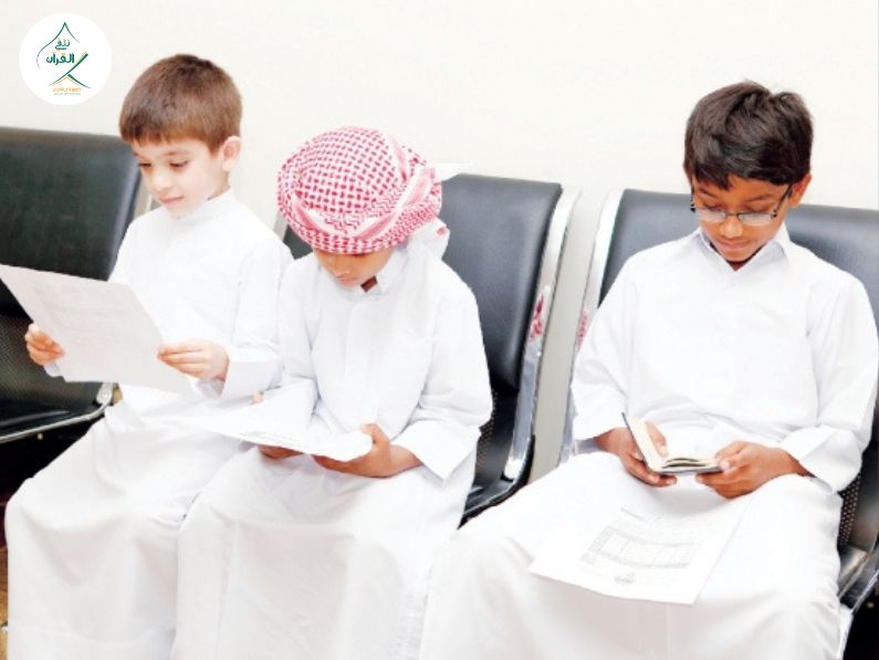 تلقي القرآن - تنظيم وقت الطالب في موسم المدارس: يوم طفلك مكتظ بين المدرسة والدروس؟ كيف يحافظ على ورد القرآن دون إرهاق أو مشاوير؟ تنظيم وقت الطالب في موسم المدارس: يوم طفلك مكتظ بين المدرسة والدروس؟ كيف يحافظ على ورد القرآن دون إرهاق أو مشاوير؟