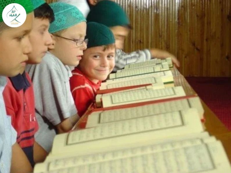 تلقي القرآن - كيف يؤثر إتقان مخارج الحروف في القرآن على تفوق طفلك في اللغة العربية؟ كيف يؤثر إتقان مخارج الحروف في القرآن على تفوق طفلك في اللغة العربية؟