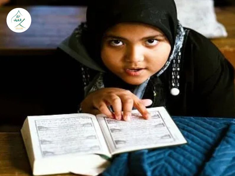 تلقي القرآن - تثبيت حفظ القرآن والمراجعة الذكية: كيف لا ينسى طفلك ما حفظه مع تراكم المواد المدرسية؟ تثبيت حفظ القرآن والمراجعة الذكية: كيف لا ينسى طفلك ما حفظه مع تراكم المواد المدرسية؟